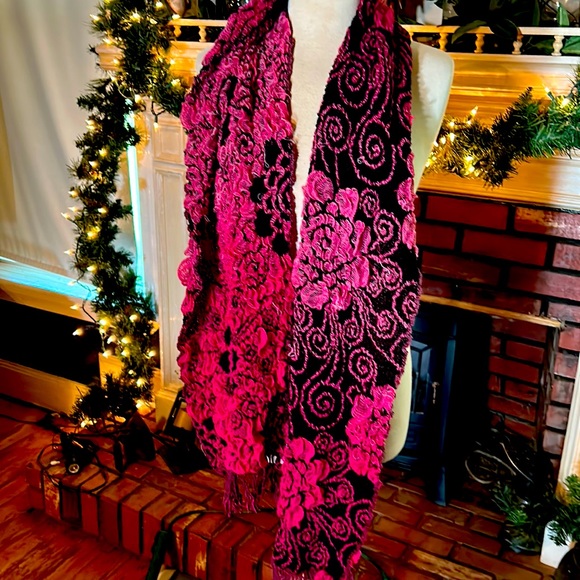 Stunning fuchsia pink and black scarf 70 inches long - Picture 1 of 2